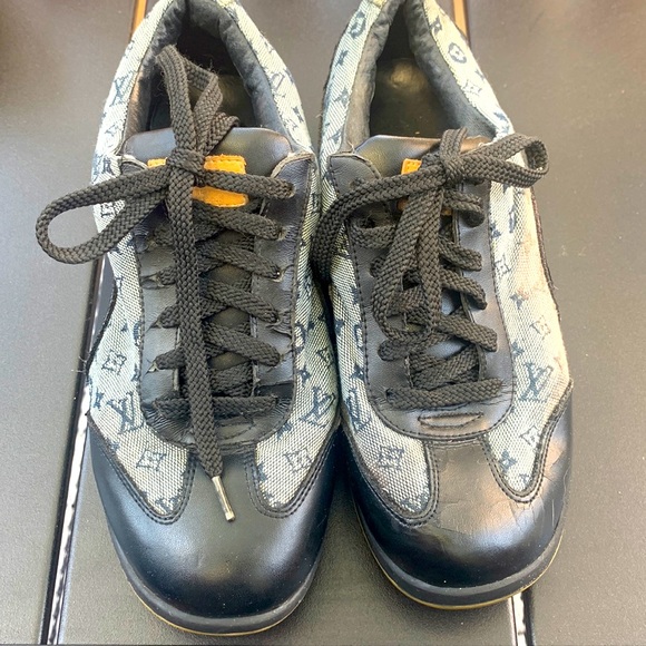 Louis Vuitton Vintage size 36 sneakers